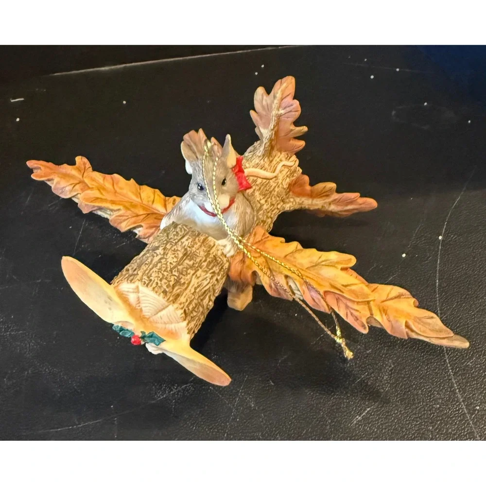 Charming Tails Silvestri High Flying‎ Mackenzie Figurine Christmas Ornament